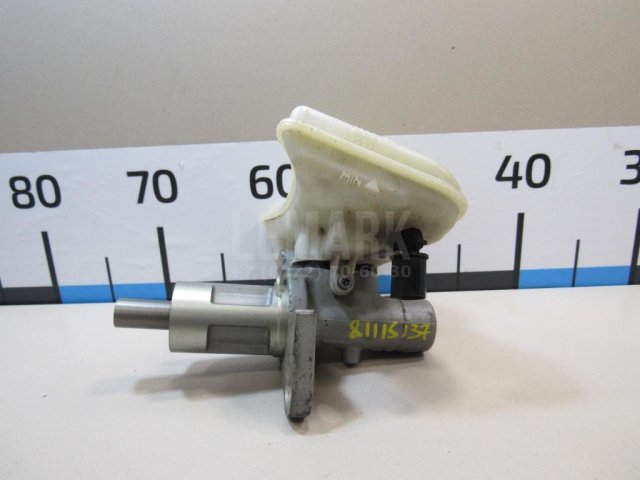 Бачок главного тормозного цилиндра