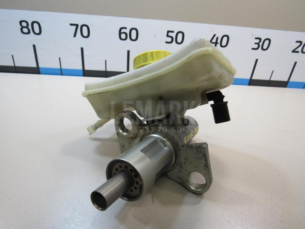 Цилиндр тормозной главный