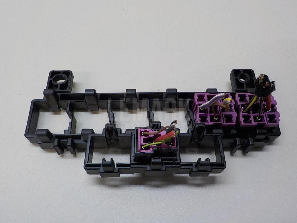 Блок реле для  Audi 80/90 [B3] 1986-1991