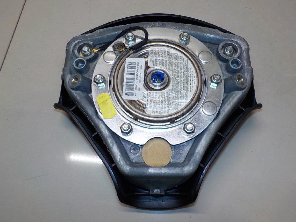 Подушка безопасности в рулевое колесо