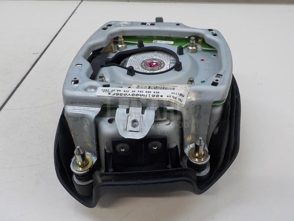 Подушка безопасности в рулевое колесо