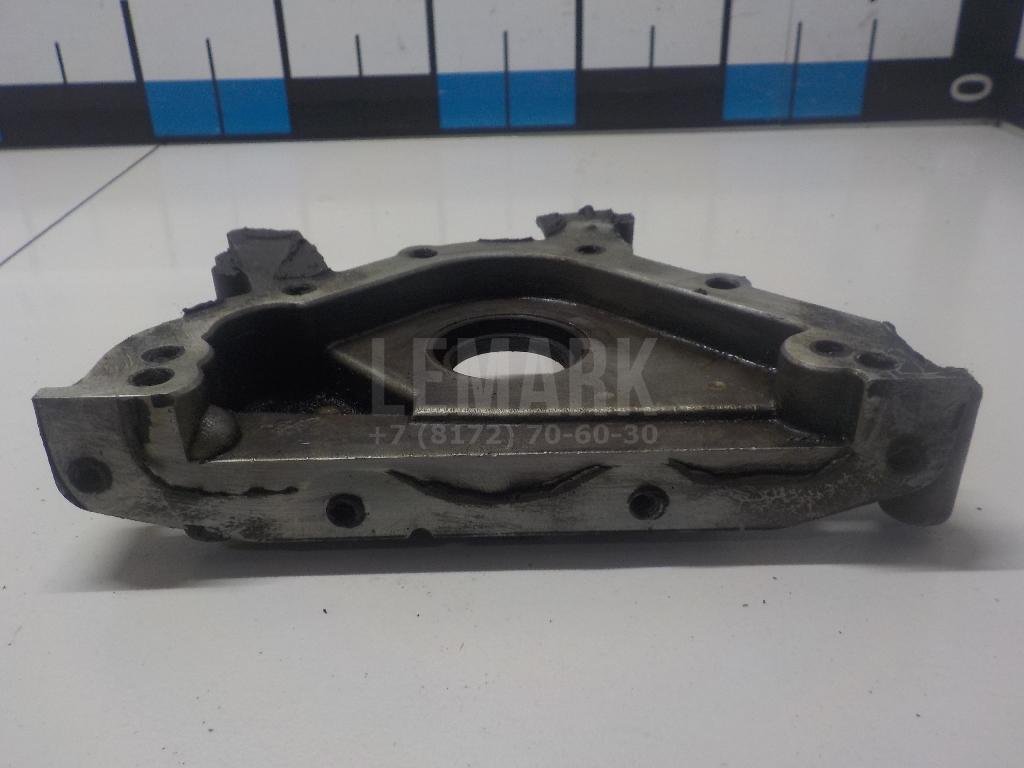 Крышка двигателя передняя