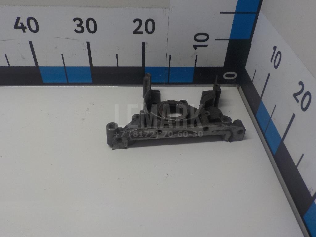 Крышка двигателя передняя