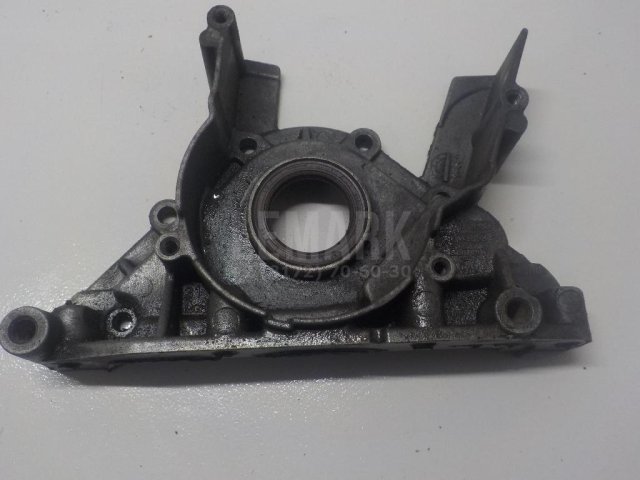 Крышка двигателя передняя