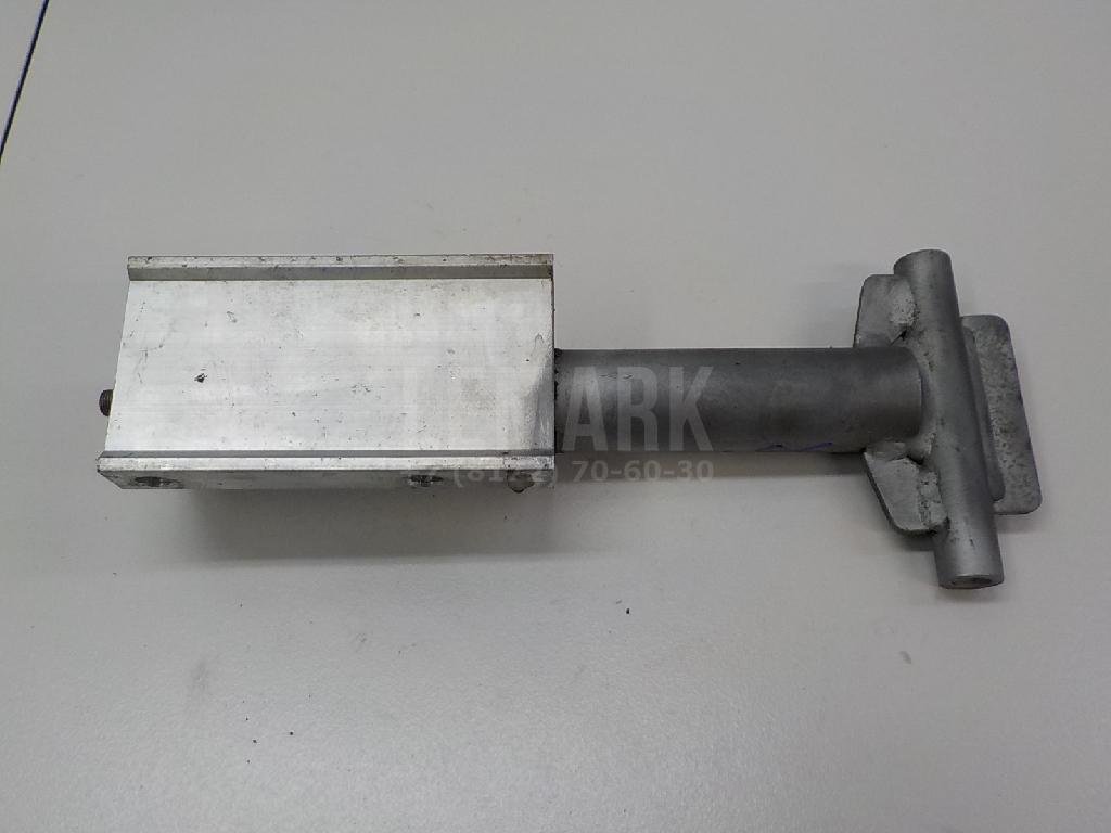 Кронштейн усилителя заднего бампера правый для  Alfa Romeo 159 2005-2011