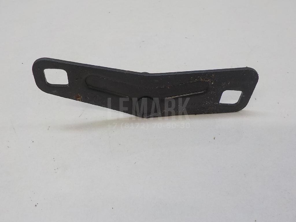 Ответная часть замка багажника