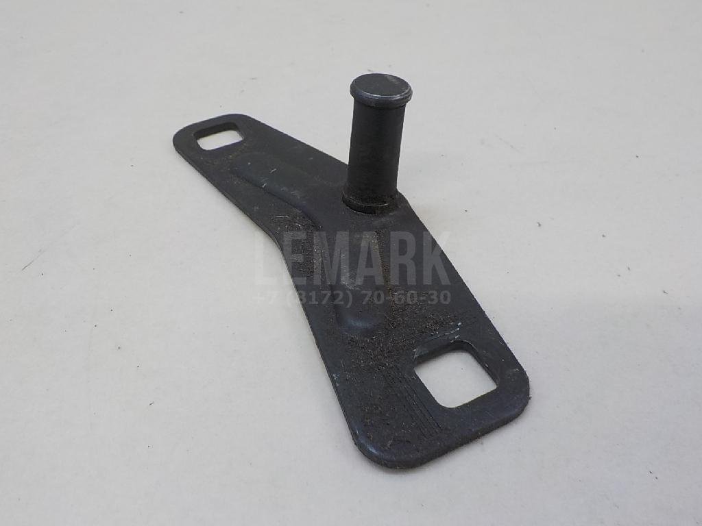 Ответная часть замка багажника