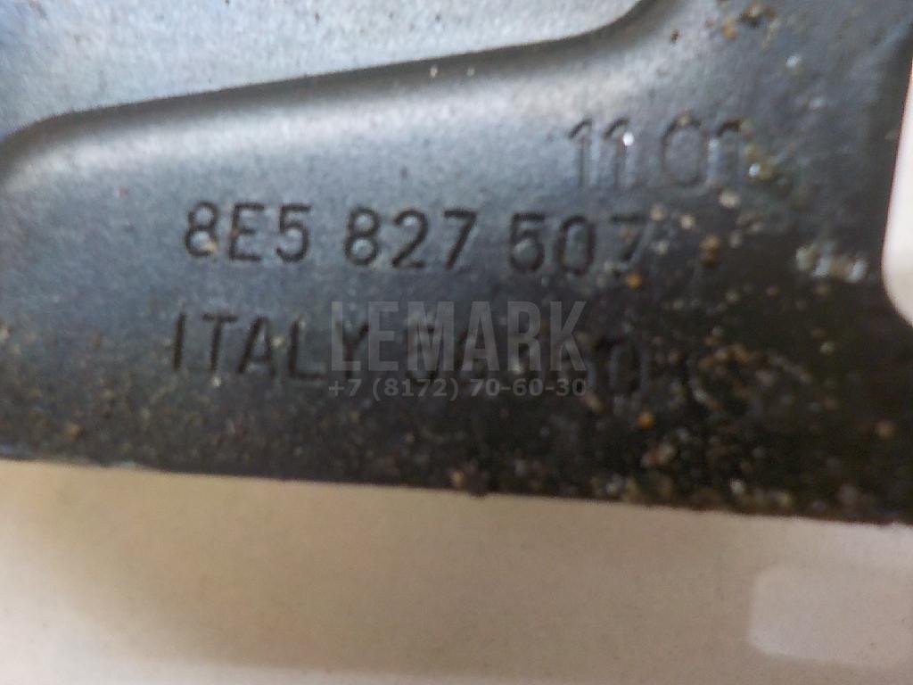 Ответная часть замка багажника