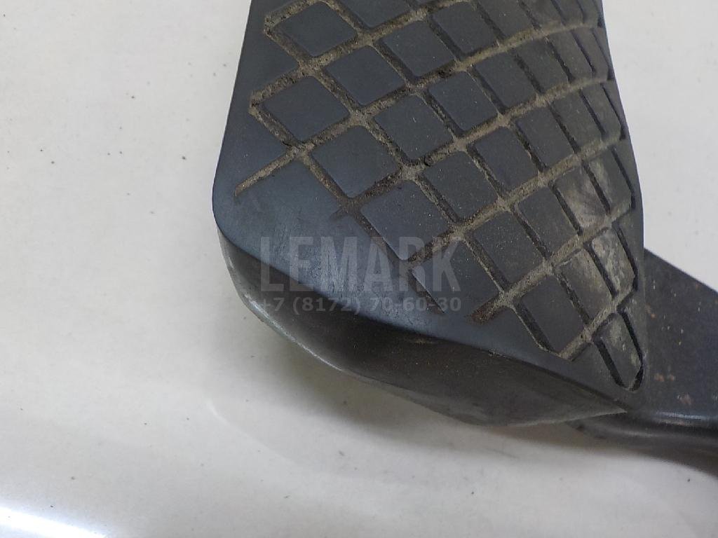 Педаль тормоза