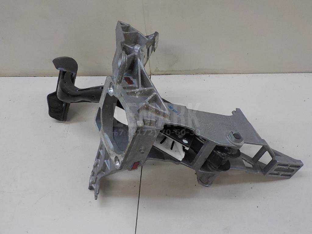 Педаль тормоза