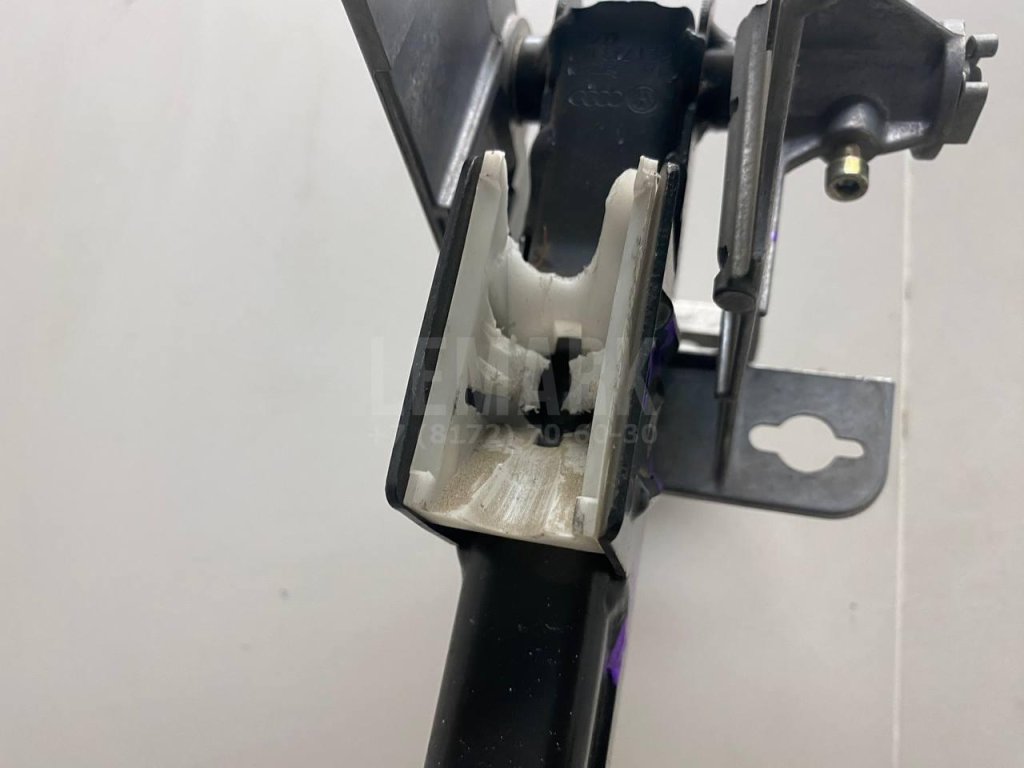 Педаль тормоза