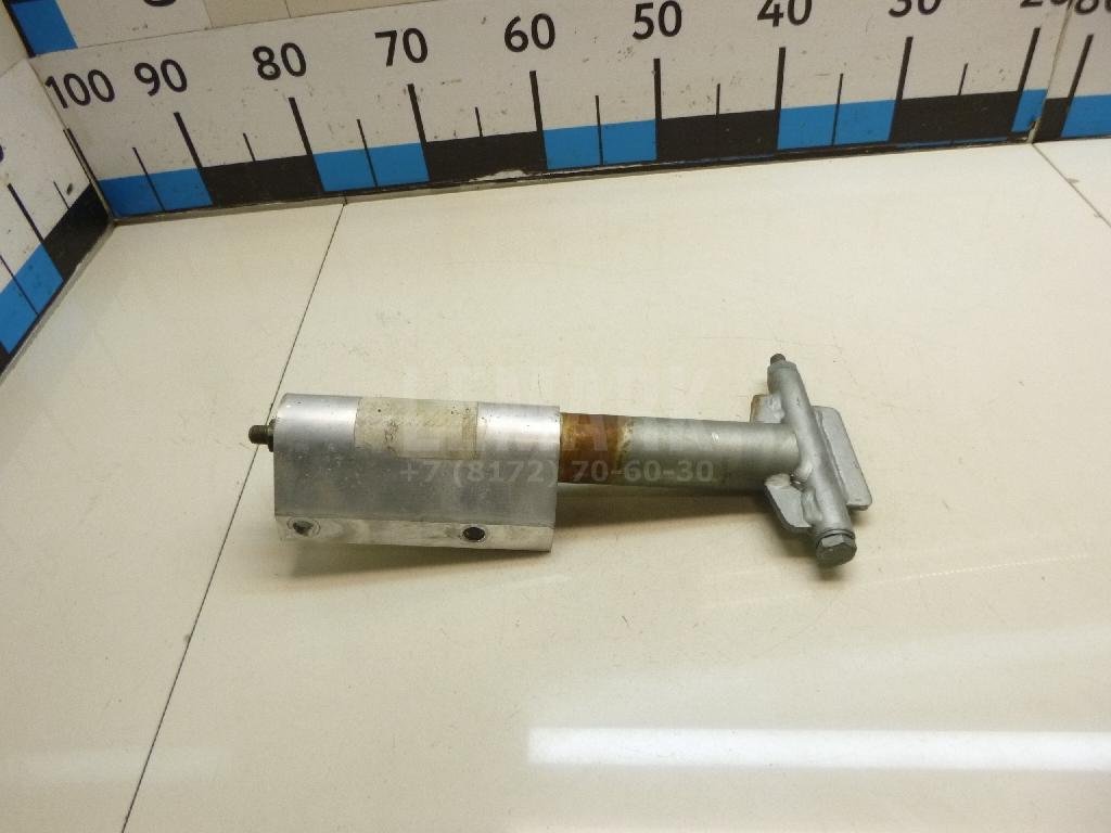 Кронштейн усилителя заднего бампера левый для  Audi 80/90 [B3] 1986-1991