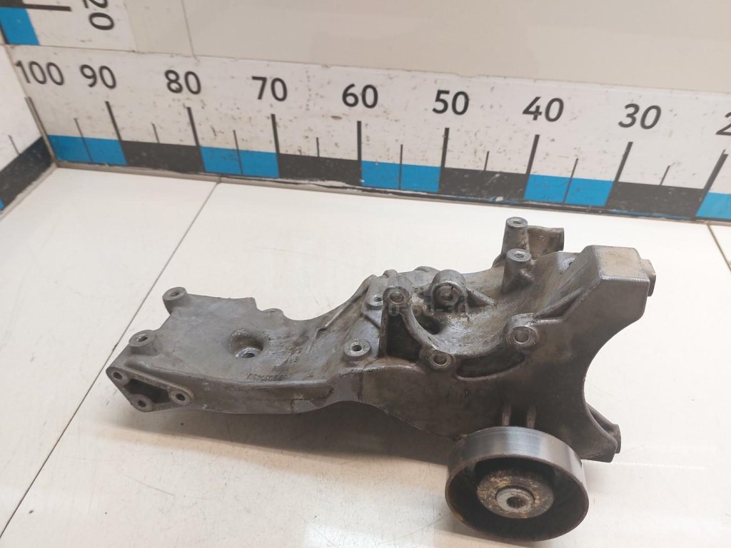 Кронштейн генератора