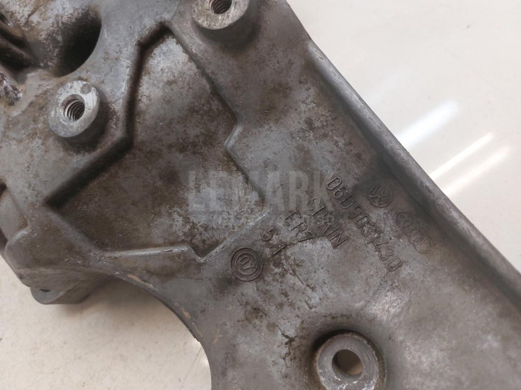 Кронштейн генератора