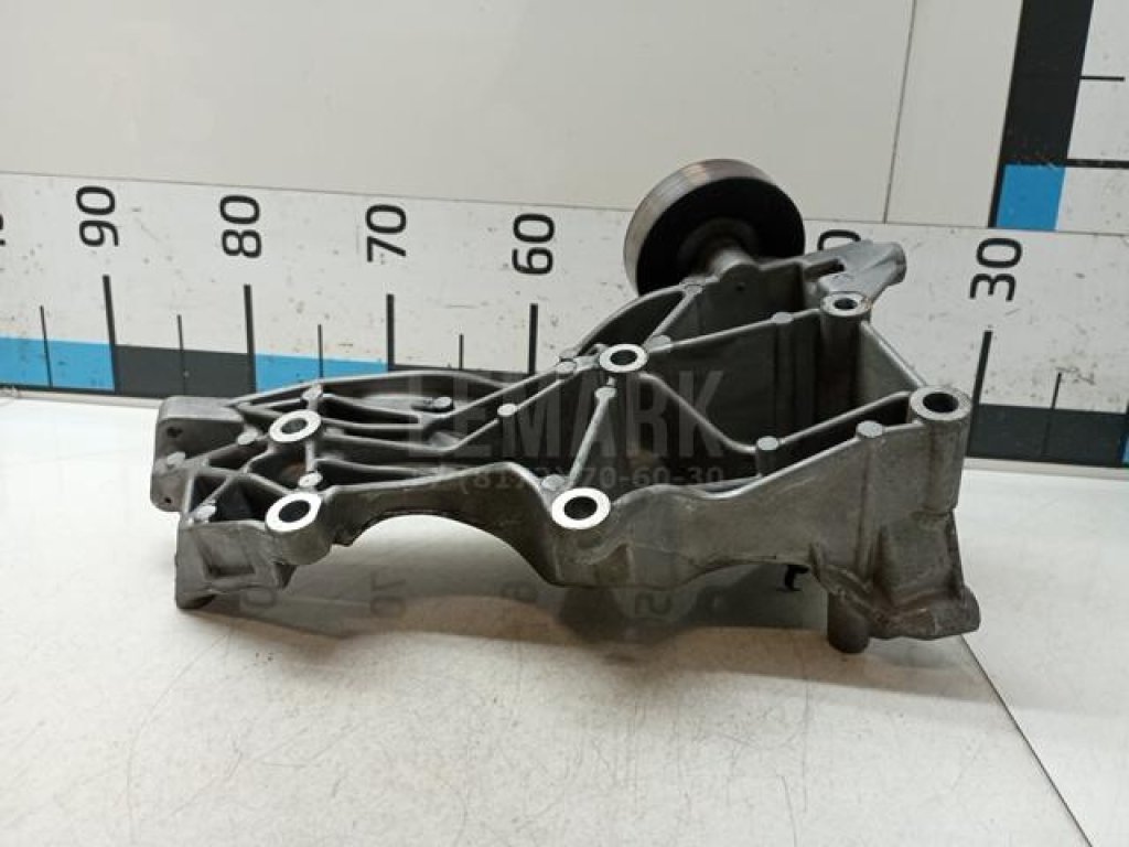 Кронштейн генератора для  Audi 100 [C4] 1991-1994