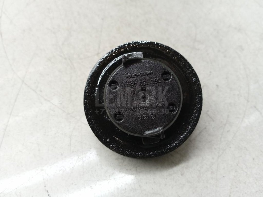 Крышка маслозаливной горловины