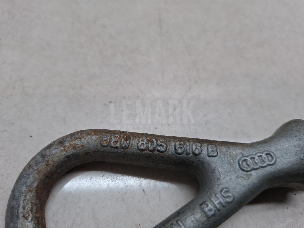 Крюк буксировочный