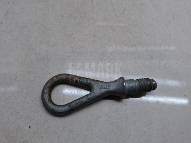 Крюк буксировочный