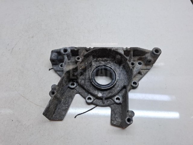 Крышка двигателя передняя