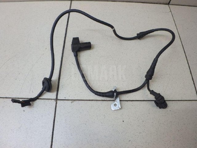 Датчик ABS передний