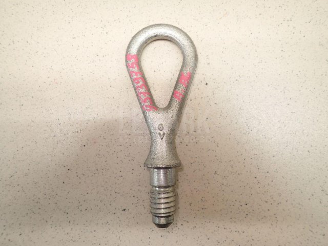 Крюк буксировочный