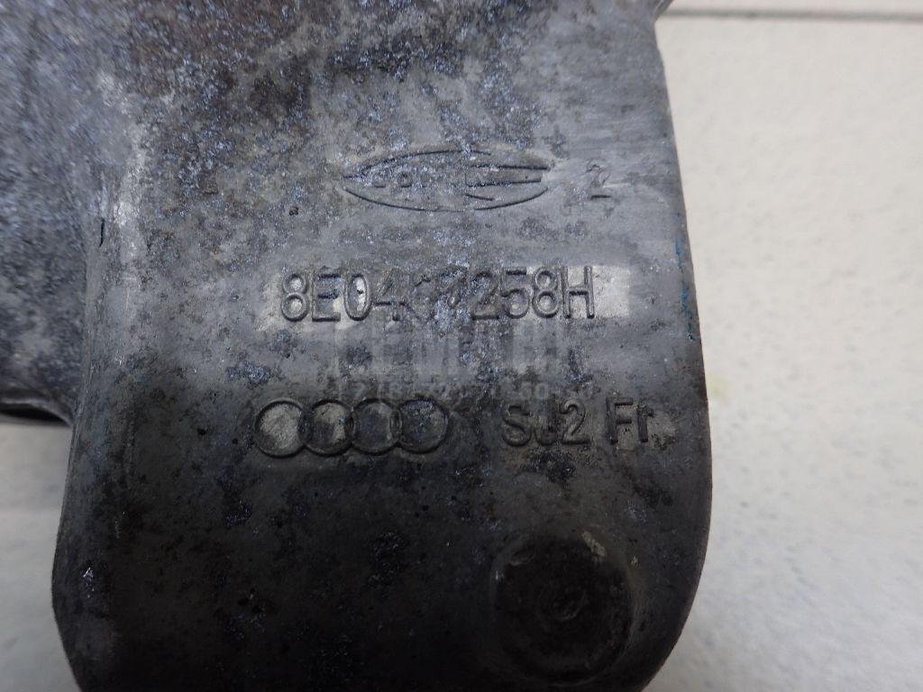 Кулак поворотный передний правый