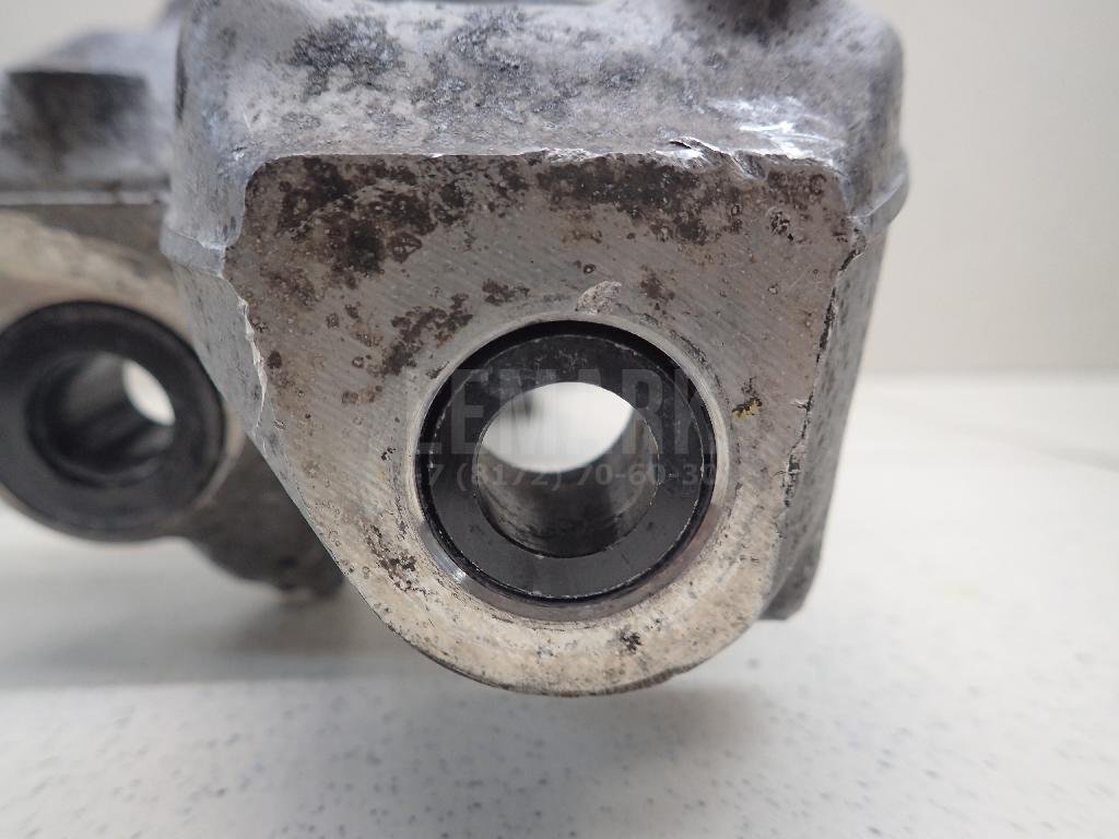 Кулак поворотный передний правый