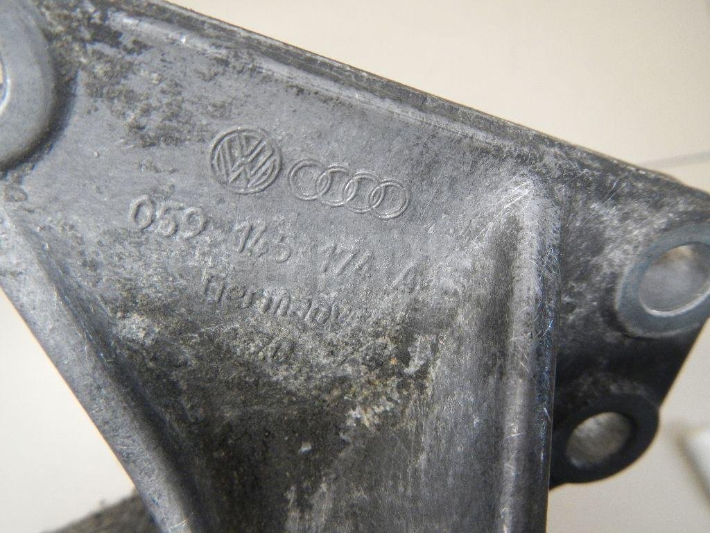 Кронштейн ролика-натяжителя руч. ремня