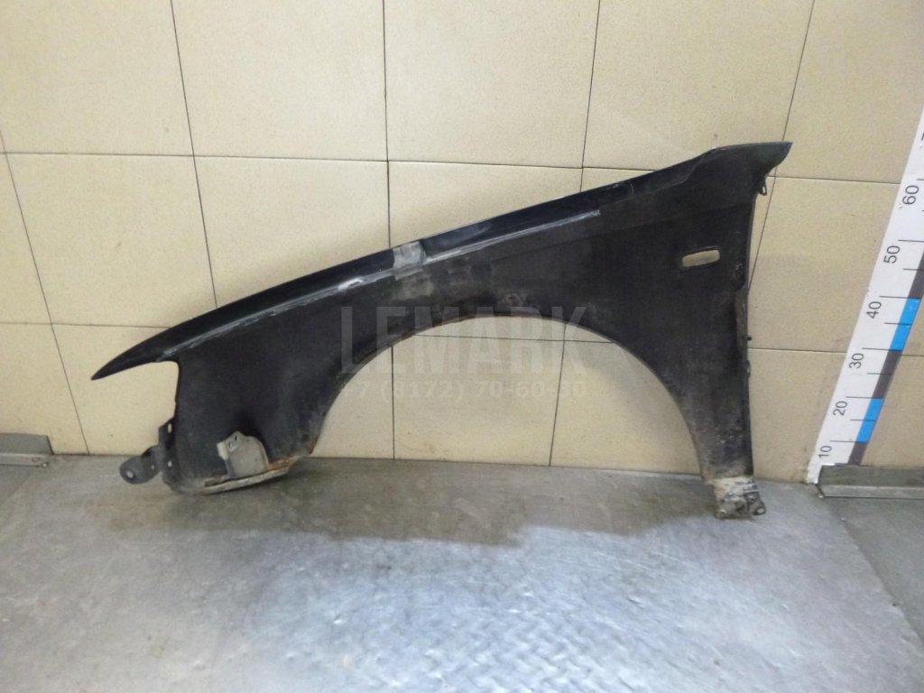Крыло переднее правое