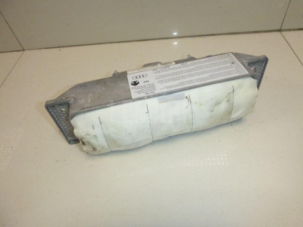 Подушка безопасности пассажирская (в торпедо)