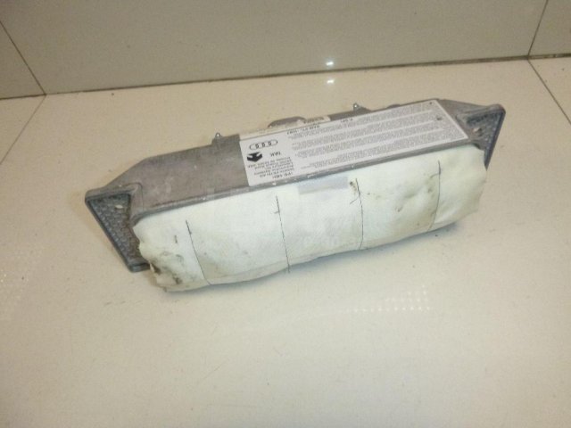 Подушка безопасности пассажирская (в торпедо)