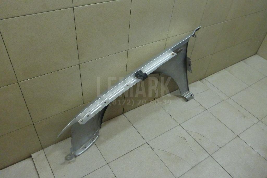 Крыло переднее правое