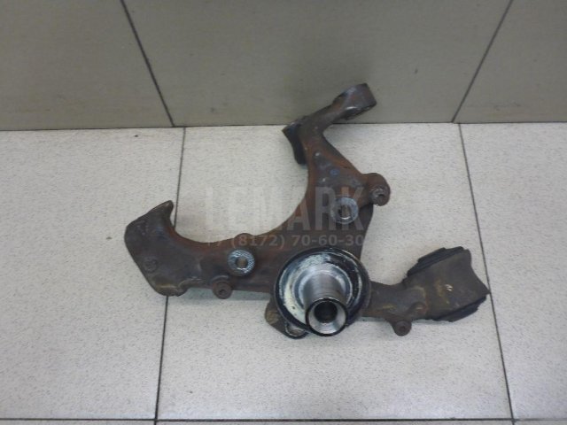 Кулак поворотный задний левый