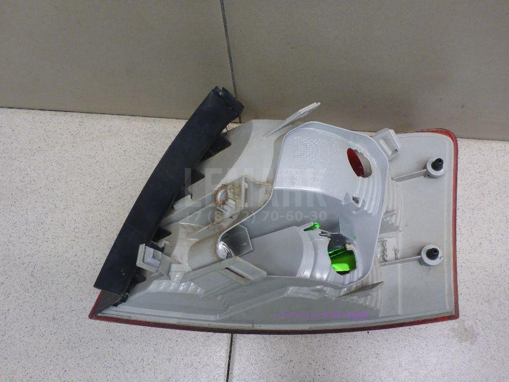 Фонарь задний наружный левый