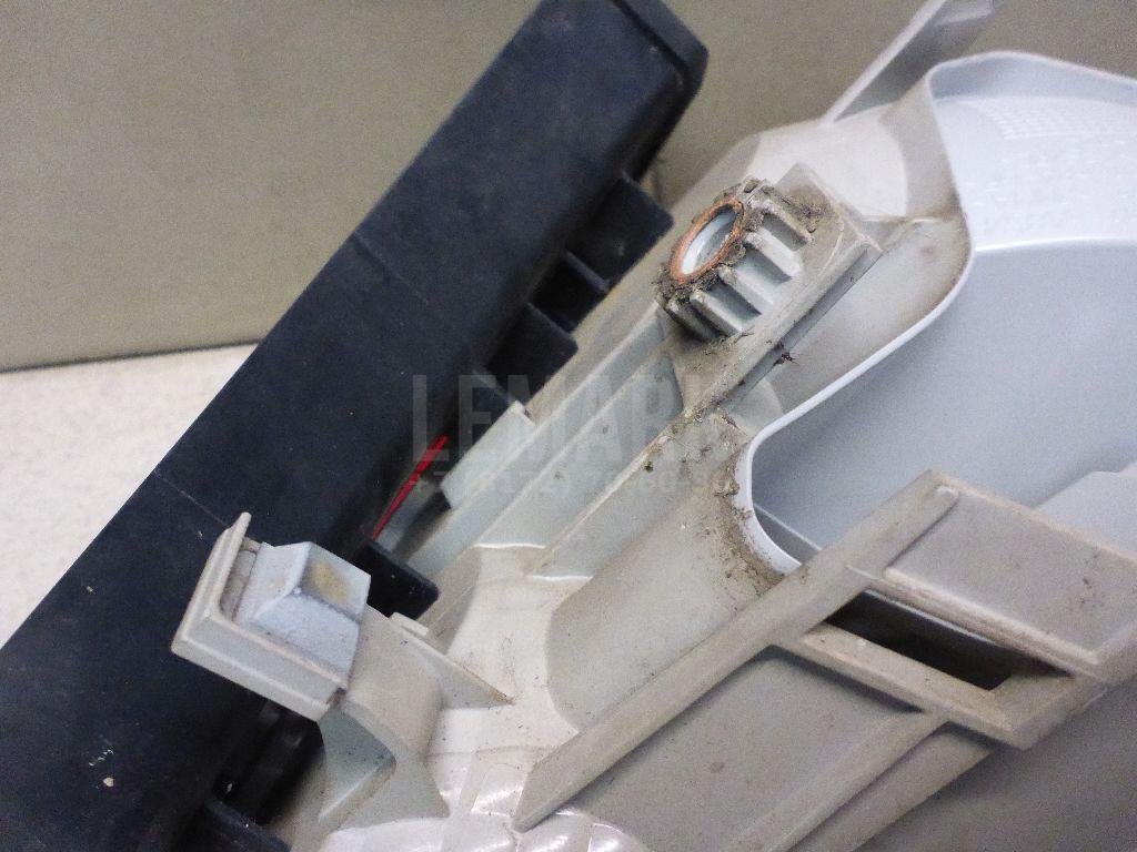 Фонарь задний наружный левый