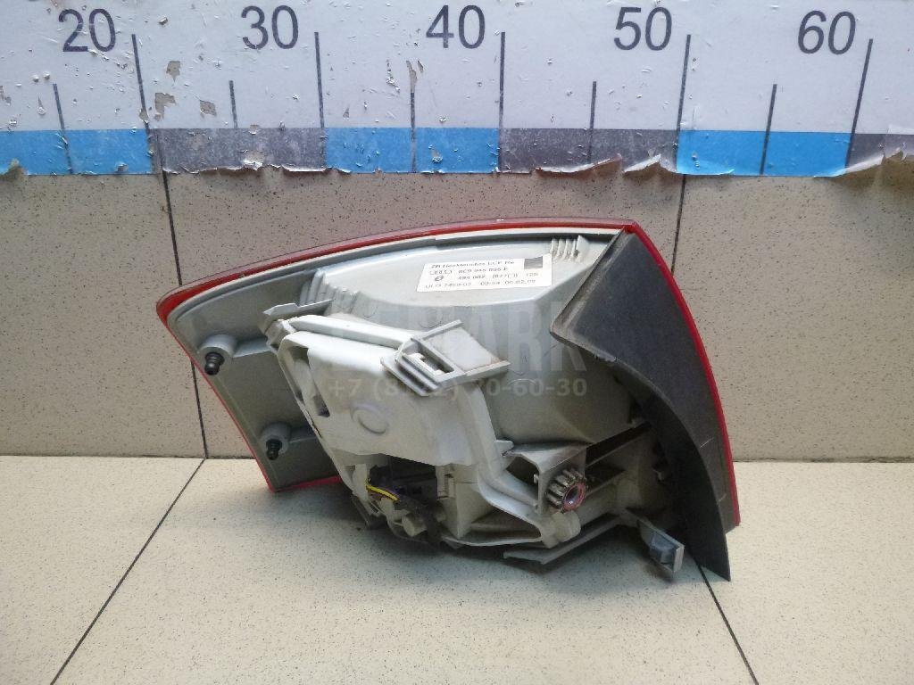 Фонарь задний наружный правый