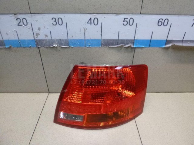 Фонарь задний наружный правый
