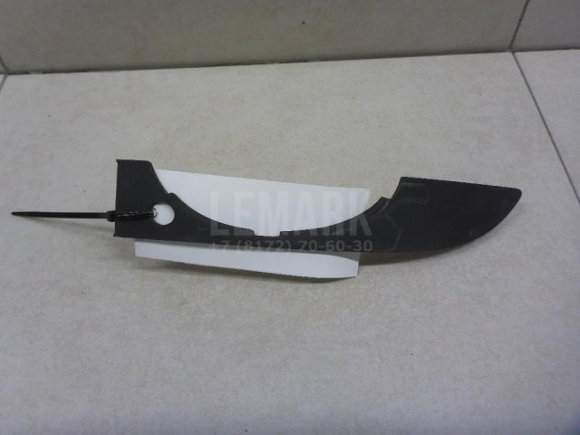 Рамка противотуманной фары левой