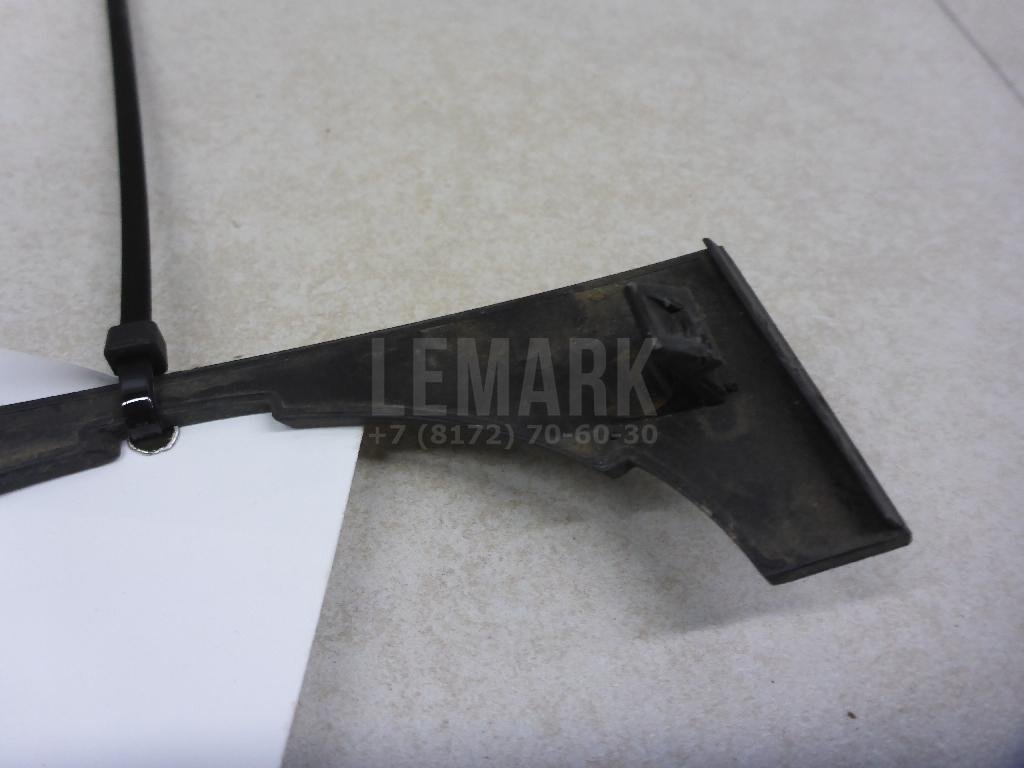 Рамка противотуманной фары левой