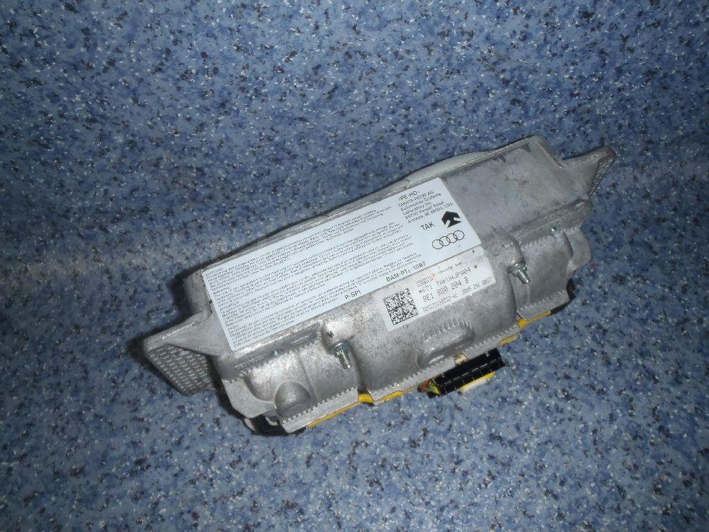 Подушка безопасности пассажирская (в торпедо)