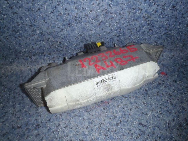 Подушка безопасности пассажирская (в торпедо)