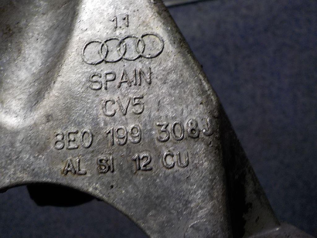 Кронштейн двигателя правый