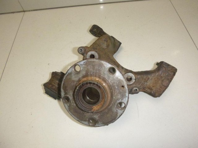 Кулак поворотный задний правый