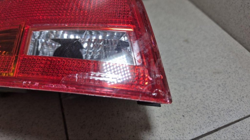 Фонарь задний наружный левый