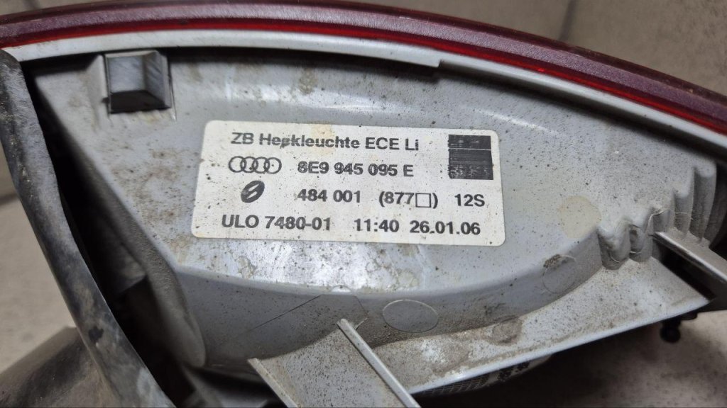 Фонарь задний наружный левый