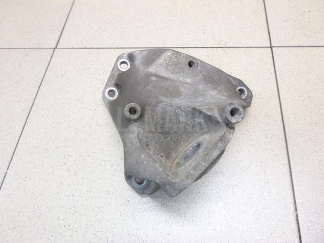 Кронштейн АКПП левый