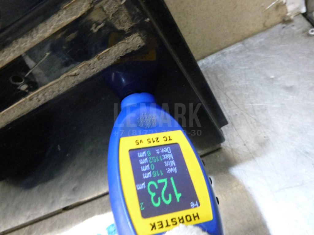 Дверь задняя правая