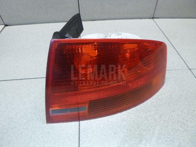 Фонарь задний наружный правый