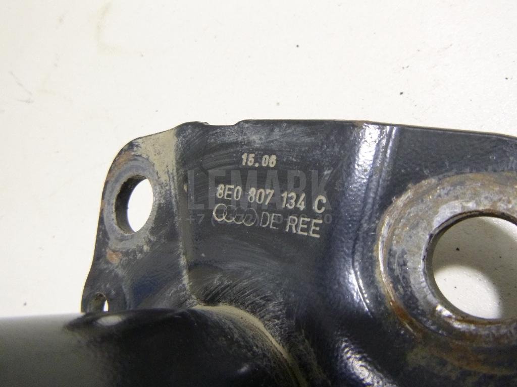 Кронштейн усилителя переднего бампера правый для  Audi 100 [C4] 1991-1994