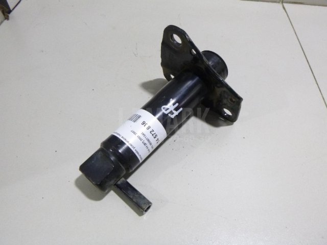 Кронштейн усилителя переднего бампера правый